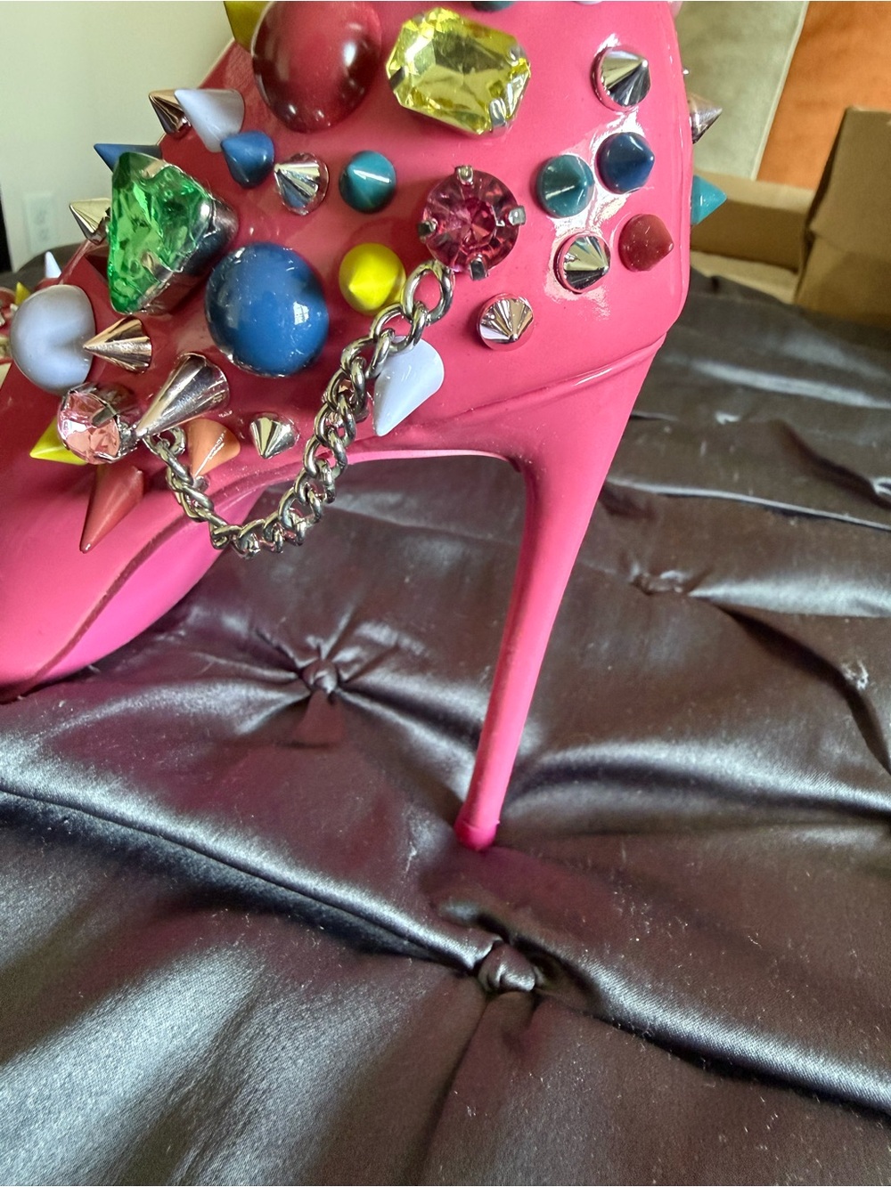Steve Madden Hot Pink Jeweled
Veronicka SZ8 NEW

Rare/Sold Out/PERFECT CONDITION - Picture 12 of 16